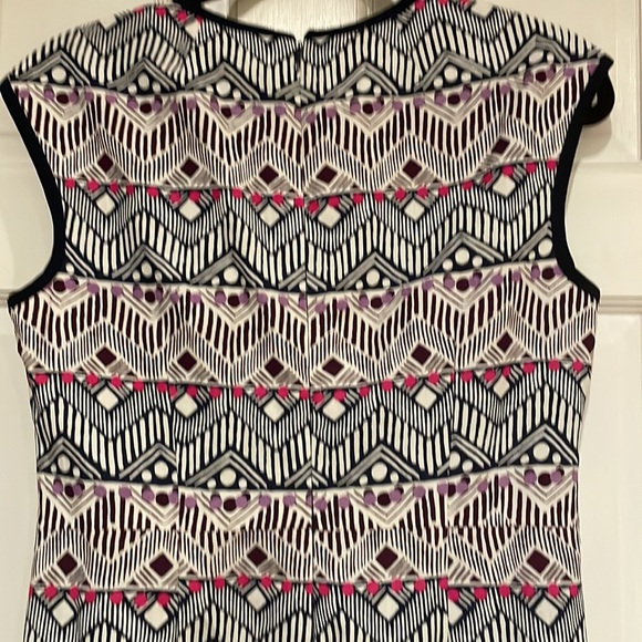 Abstract Print Dress - Picture 4 of 8